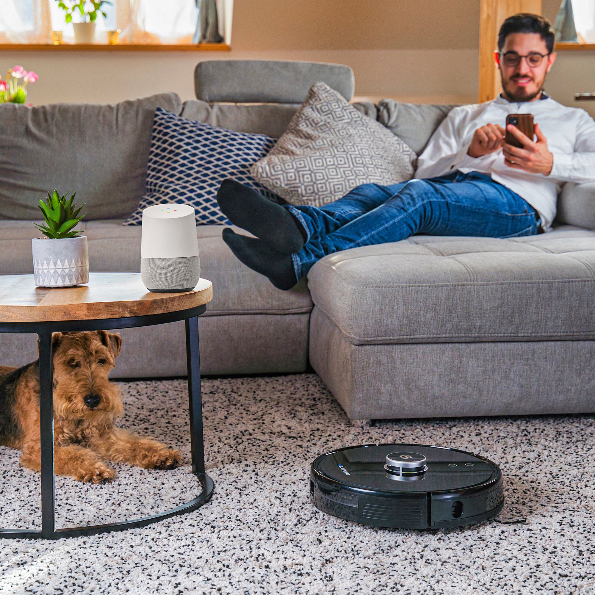 Blaupunkt Bluebot XTREME stofzuigen in de woonkamer met huisdier